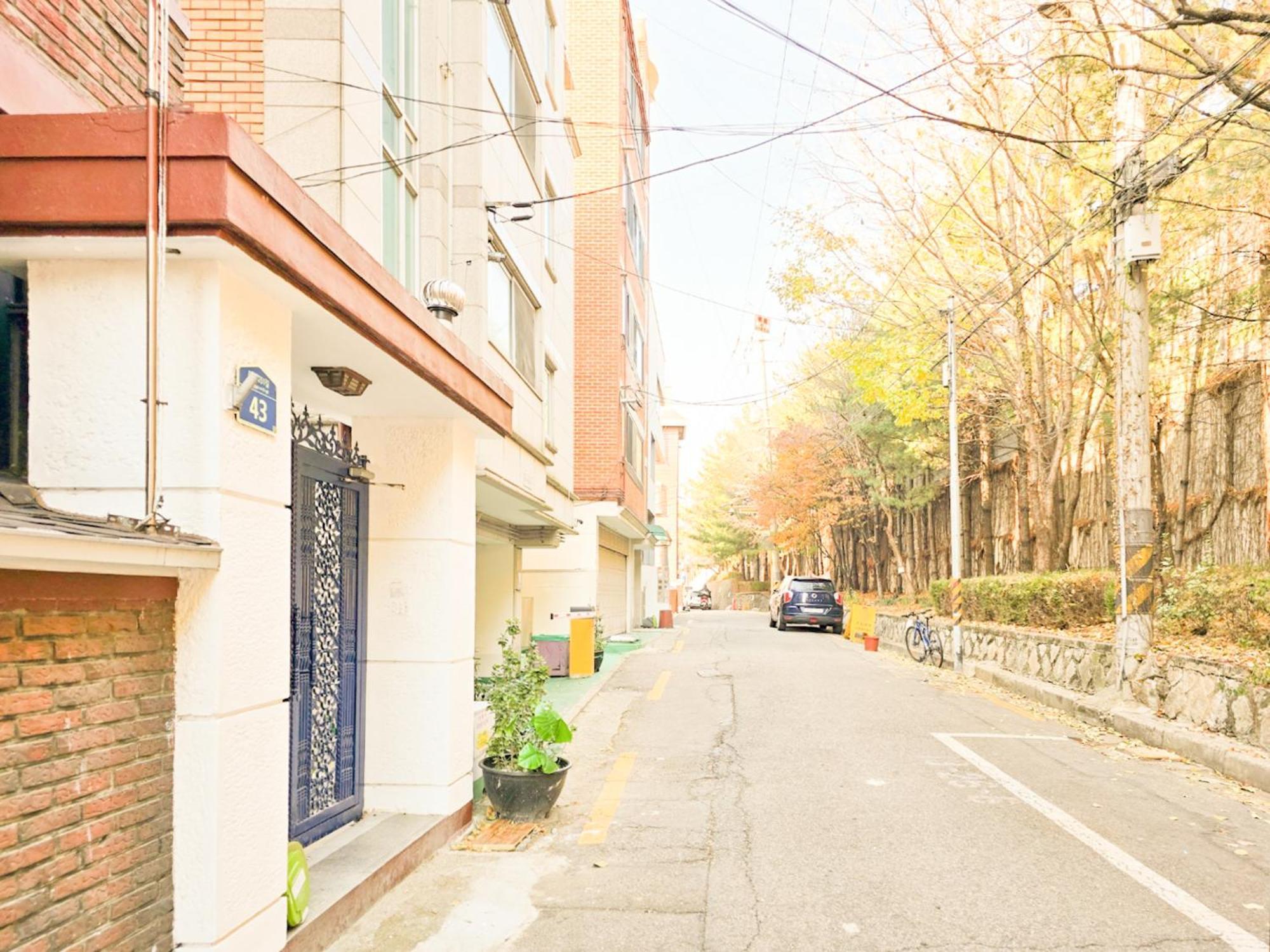 The Bunker, Yeonnam Hongdae *